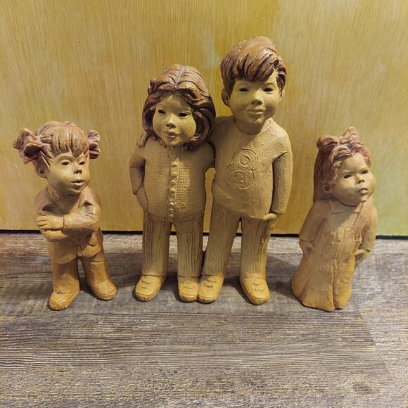RARE Vintage Lee Bortin Mom and Dad with Kids Clay Sculptures Set (Mom Repaired) - Picture 1 of 11
